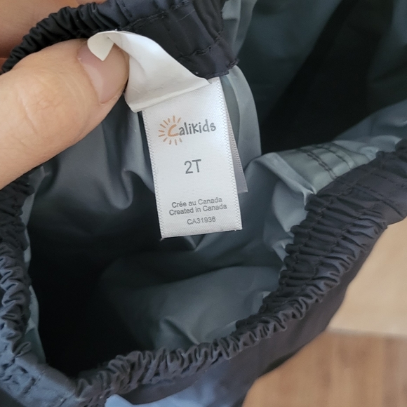 Waterproof 2T pants - Picture 3 of 4